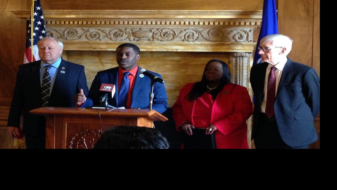 ONLINE EXCLUSIVE: Wisconsin Democrats push for automatic ...