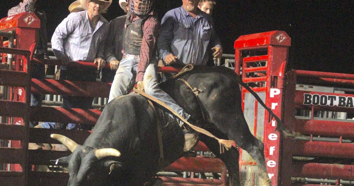 Wisconsin River Pro Rodeo Racing, riding and roping at the Barron County Pro Rodeo | Photos | apg ...