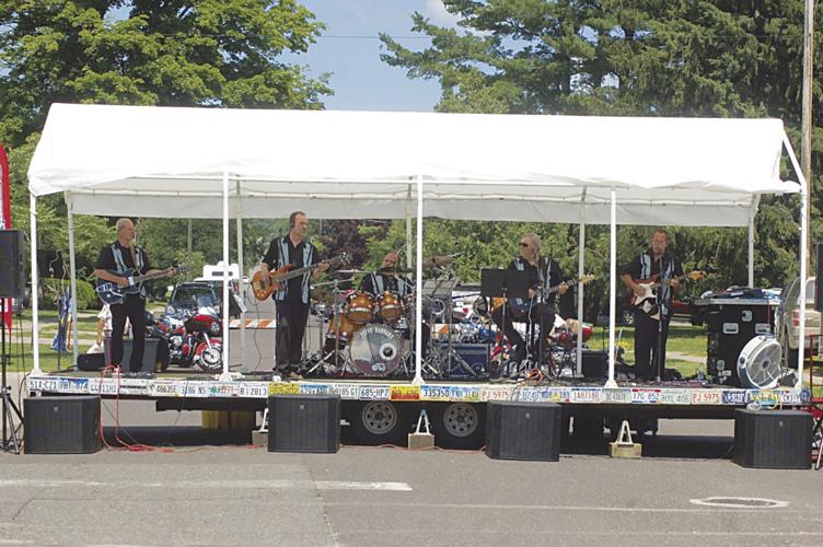 Washburn celebrates with Brownstone Summerfest Subscriber Washburn celebrates with Brownstone Summerfest Subscriber