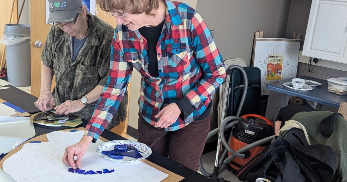 Community invited to help create mosaic for Vaughn Avenue Bridge