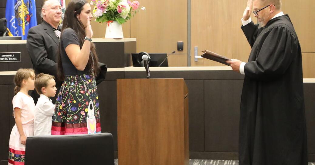 New county judge sworn in, thanks community for support | News | apg-wi.com