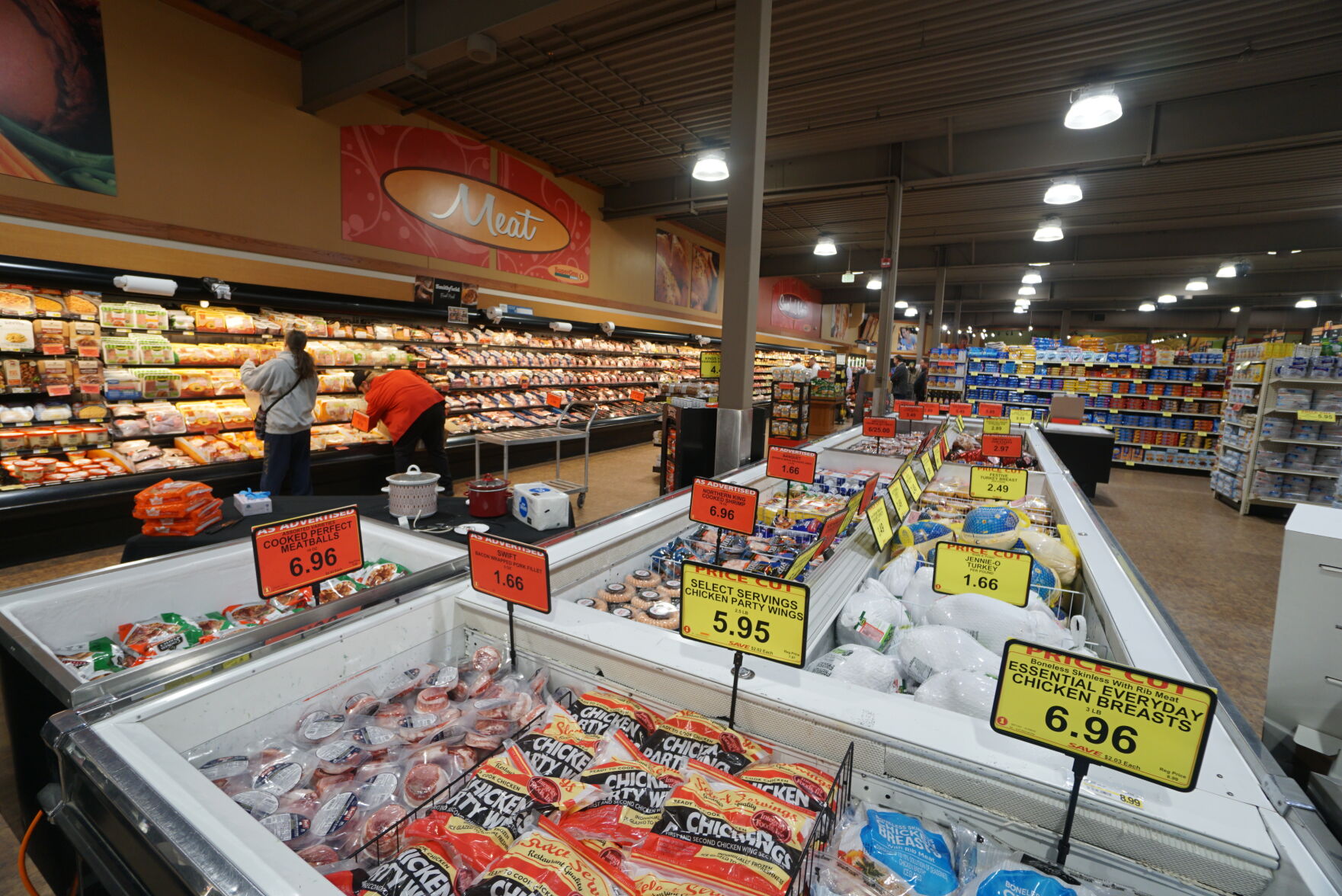 Super One celebrates refit | Price County Review | apg-wi.com