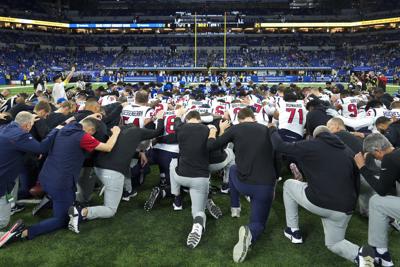 Analysis: Teammates gave Bills' Damar Hamlin the ultimate tribute