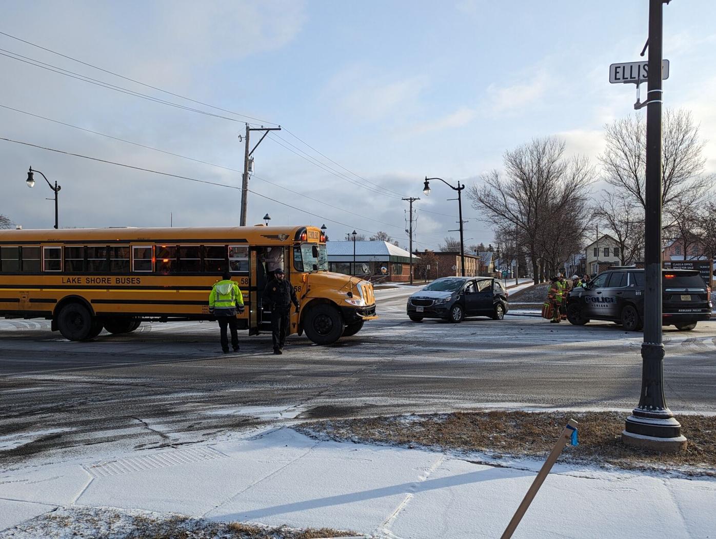 update-loaded-school-bus-crashes-in-ashland-school-apg-wi-com
