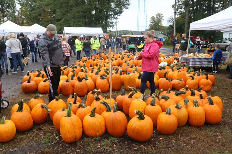 Stone Lake celebrates annual Cranberry Festival Local