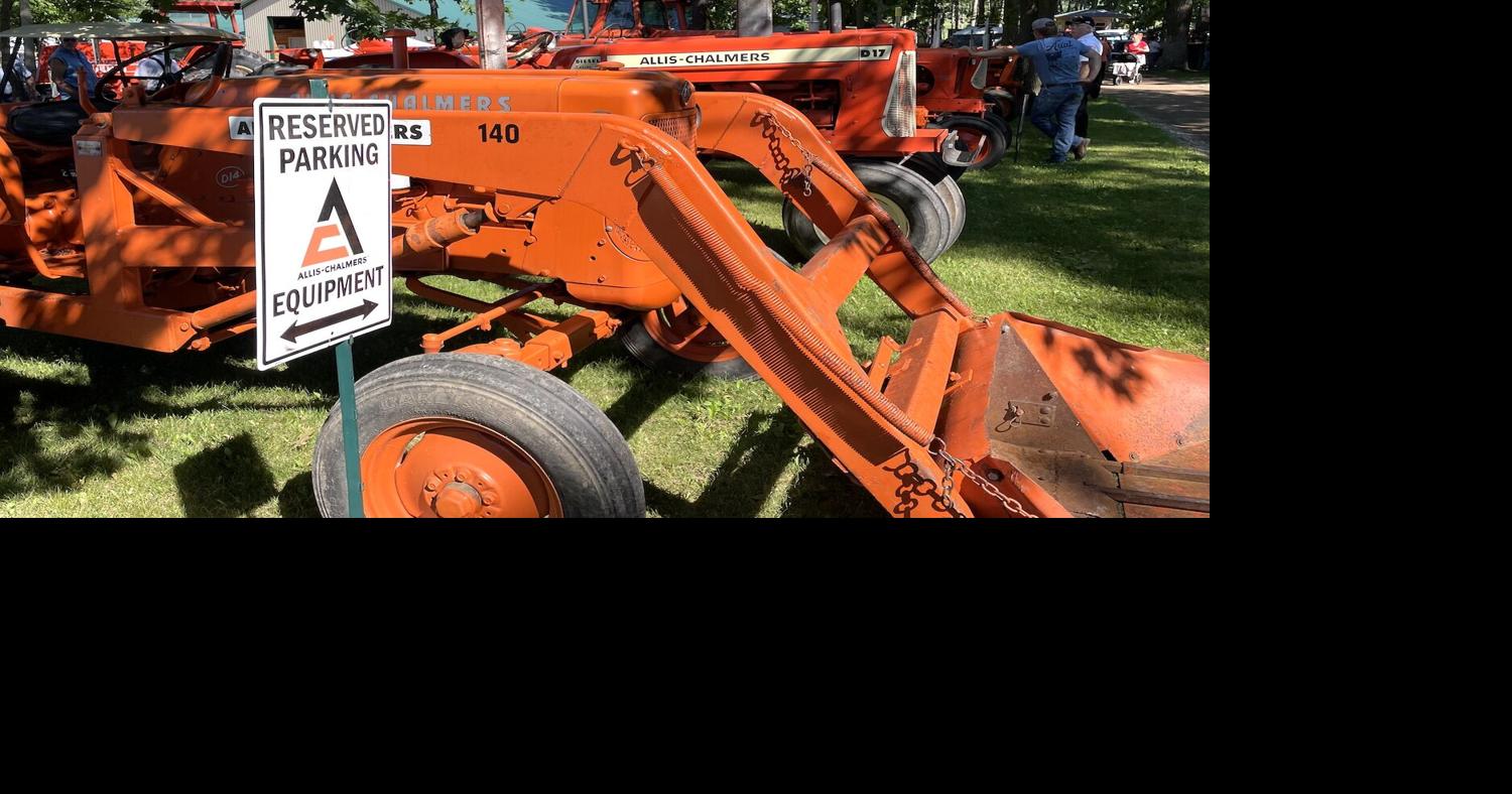 Abundance of orange at 56h annual Hungry Hollow show