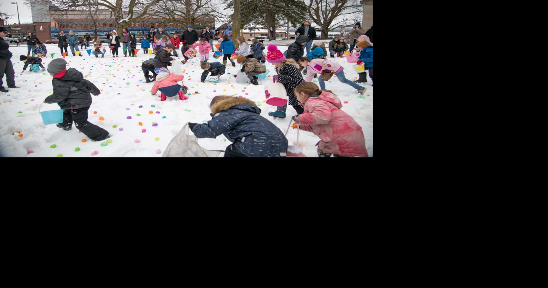 Snow can’t stop the Easter egg hunt | Local | apg-wi.com