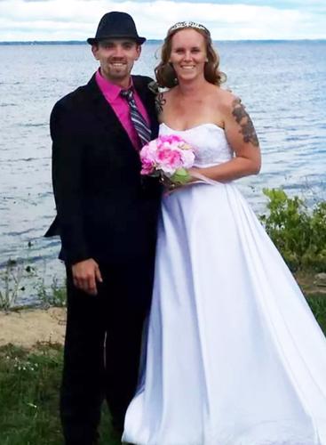 WEDDING: Mr. and Mrs. Devyn (Patty) LaRoque | Weddings | argus-press.com