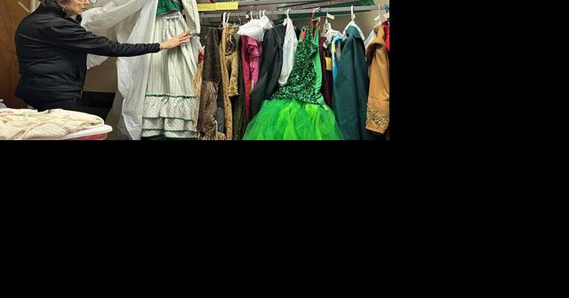 Children's Community Theatre costumer talks shop; troupe to perform 'Wizard of Oz' later this month | Shiawassee County - Vimarsana News