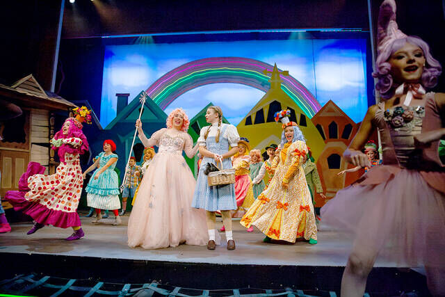 Tradition and Hi-Tech Blend Seamlessly in Broadway-Ready 'Wizard of Oz', Chicago News