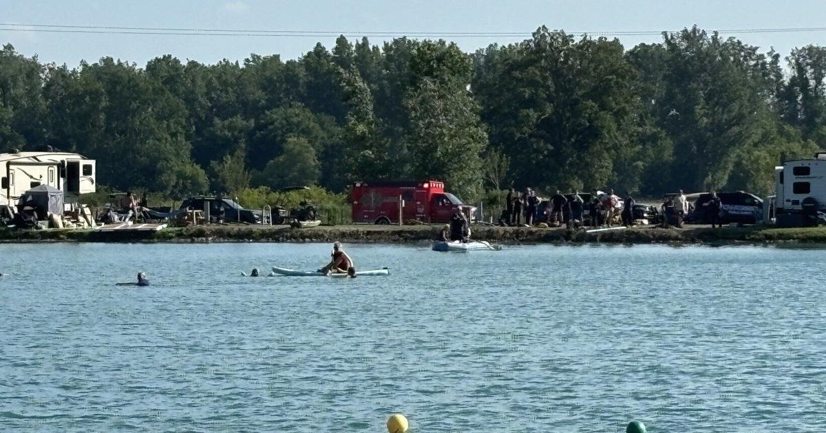 Man pulled from Owosso Township lake after more than an hour submerged; condition unknown