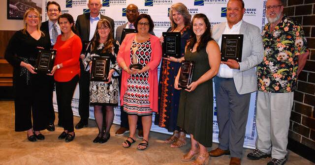 Shiawasse Regional Chamber of Commerce doles out honors at annual dinner - Vimarsana News