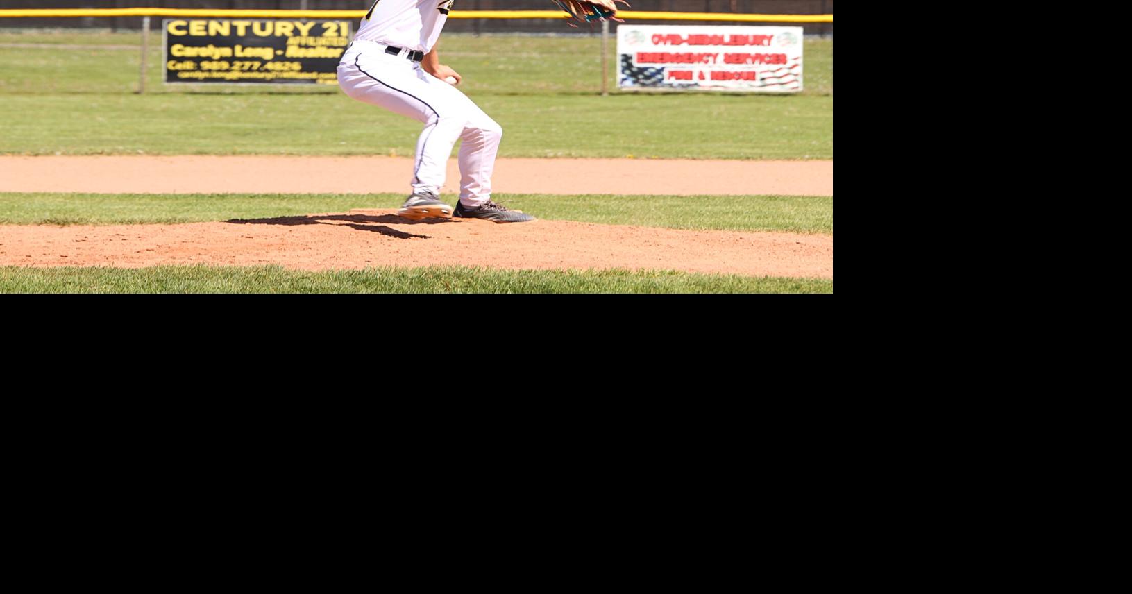 O-E takes 2 from New Lothrop, stays alive in MMAC race