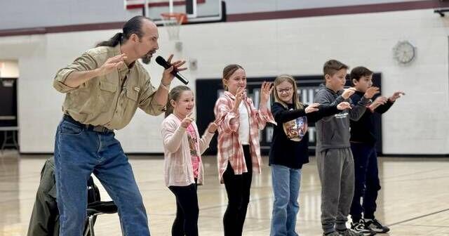 Student’s idea brings ‘Michigan Chillers’ author to New Lothrop Elementary