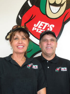 Jet's Pizza wins Chamber Rising Star Award, Owosso