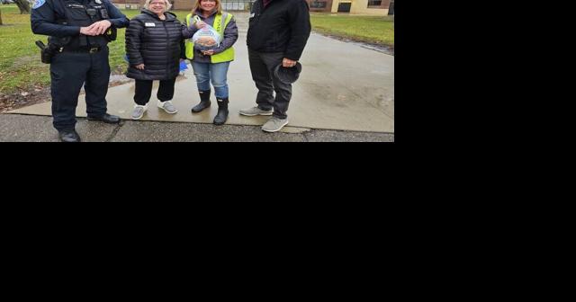 Owosso officials make poultry deliveries to city crossing guards - Vimarsana News