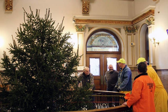 Christmas spirit fills courthouse
