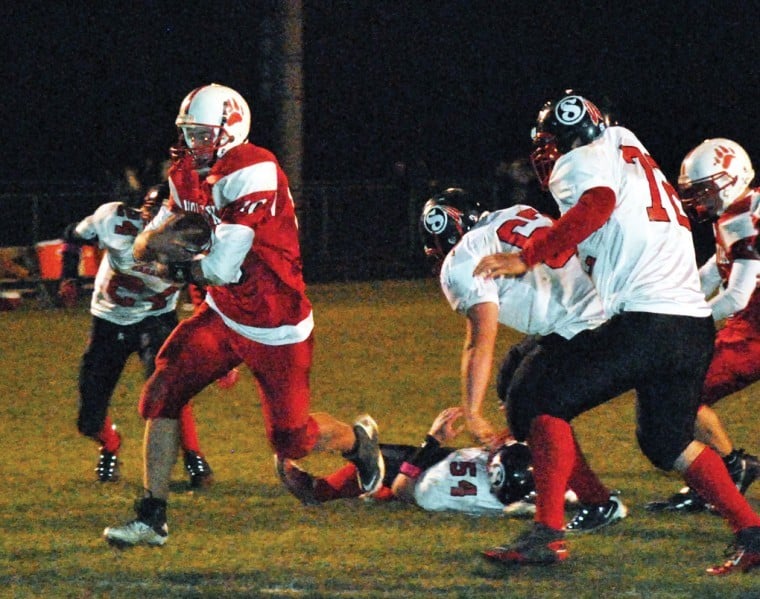 PREP FOOTBALL Laingsburg locks up playoff berth Local Sports argus