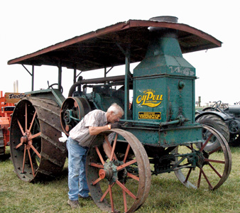 Love of tractors brings exhibitor back to Oakley show year-after-year |  Local News 