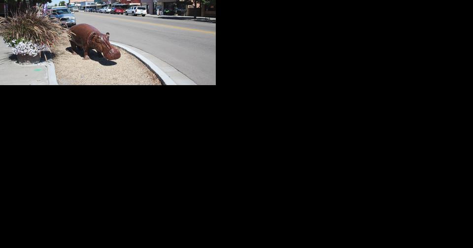 Animals trot into downtown Ontario just in time for Tater Tots Festival - Vimarsana News