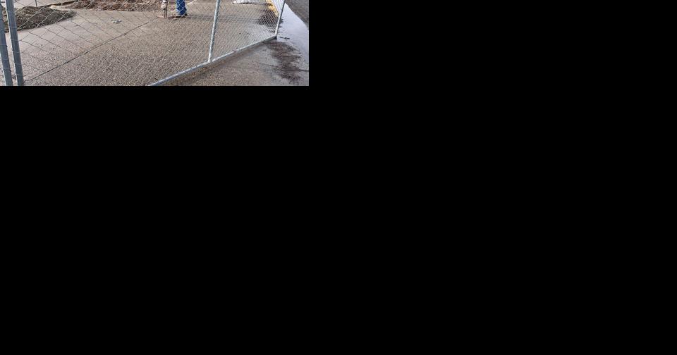 Fence comes down at future Planned Parenthood - Vimarsana News
