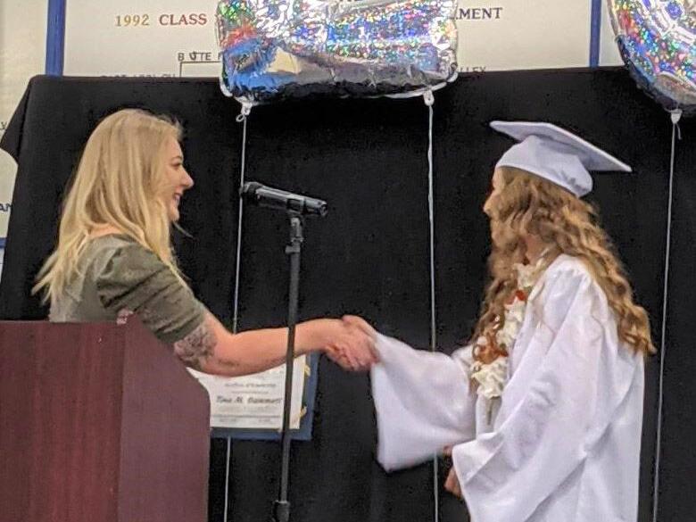 2 Jordan Valley seniors get scholarships from Nevada mine operator - Vimarsana News