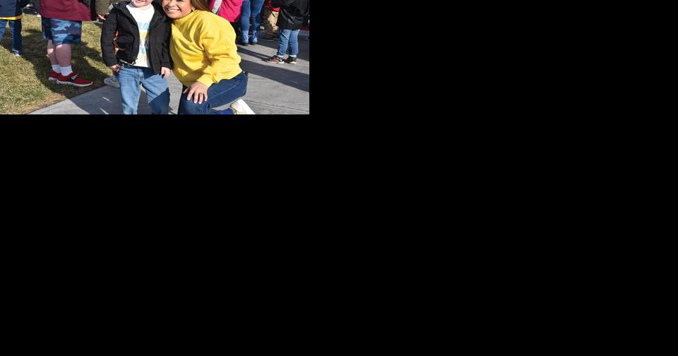 Aiken Elementary students celebrate their classmate - Vimarsana News