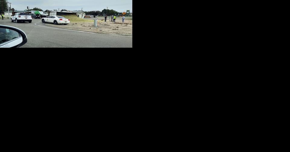 Silage spills out when commercial truck tips over near Palisades Junction - Vimarsana News