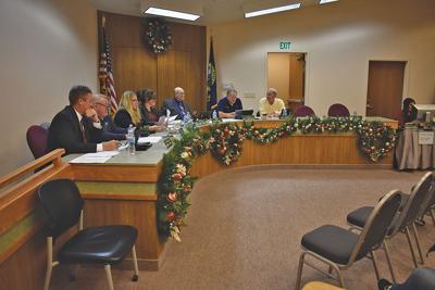 City Council comes bearing gifts