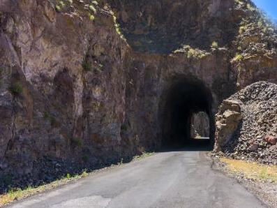 Crash on Lake Owyhee Road kills 1 - Vimarsana News