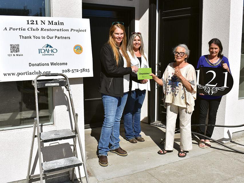 Washington Federal writes check for Portia Club project - Vimarsana News