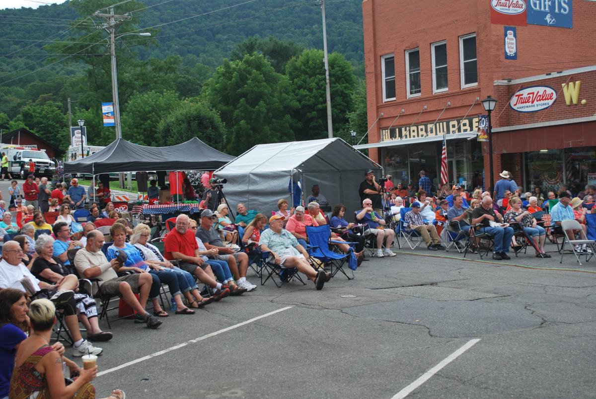 Christmas in July kicks off in downtown West Jefferson Community