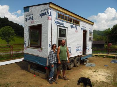 Eric Crumpler Local woman building tiny house | Community | ashepostandtimes.com