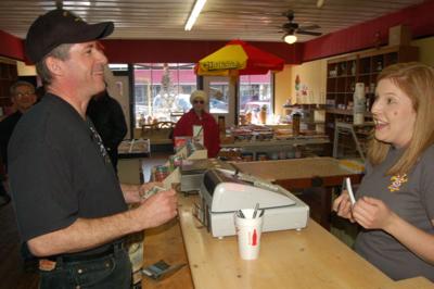 Good Ole Days Owners Open Candy Shack News Ashepostandtimes Com