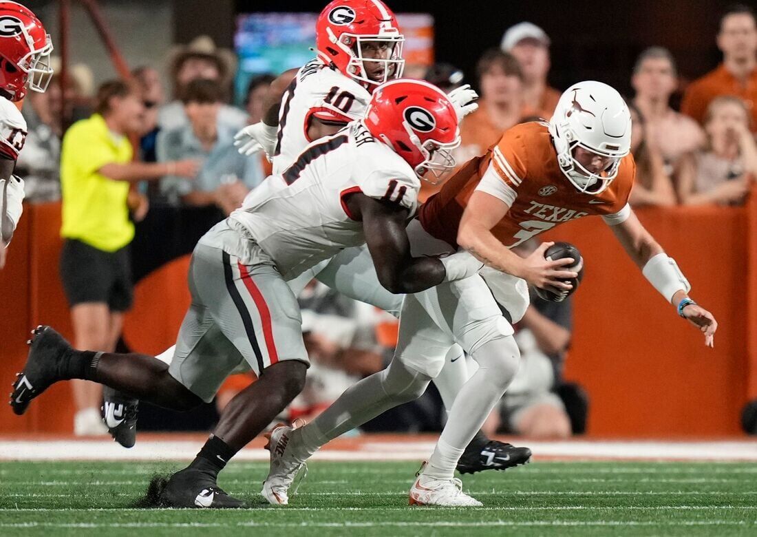 Trevor Etienne, Defense Lift No. 5 Georgia Past No. 1 Texas | National ...