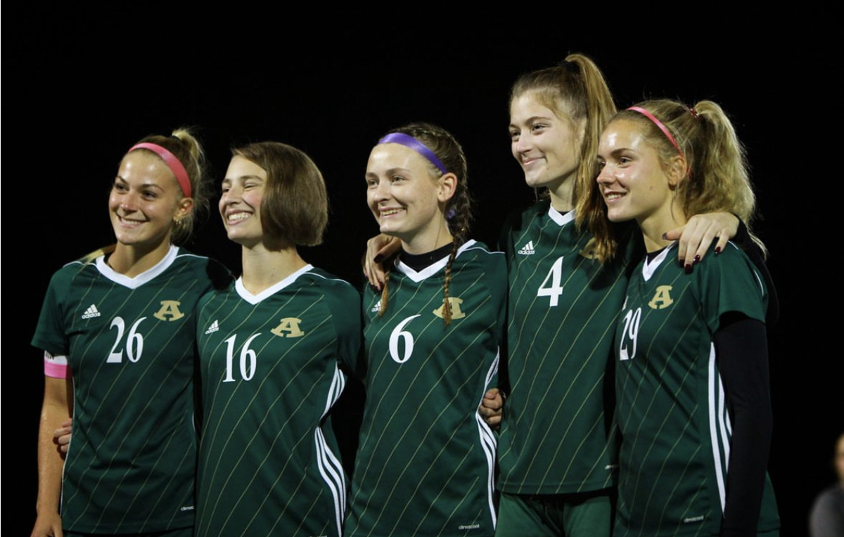 Bulldogs' season of highs, lows and a showstopping senior night