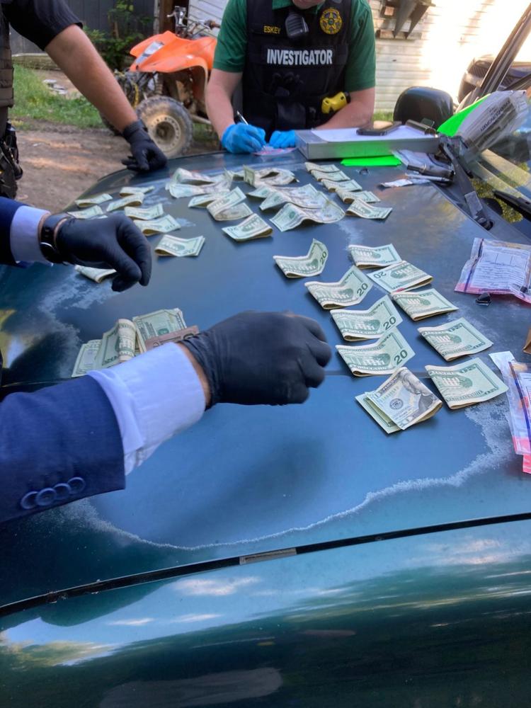 Family arrested in Glouster on drug charges News