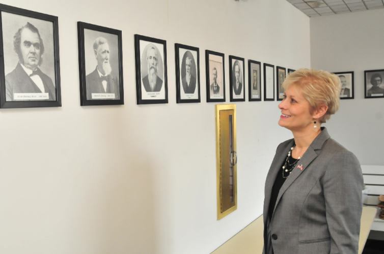 Auditor Thompson sworn in to 5th term News