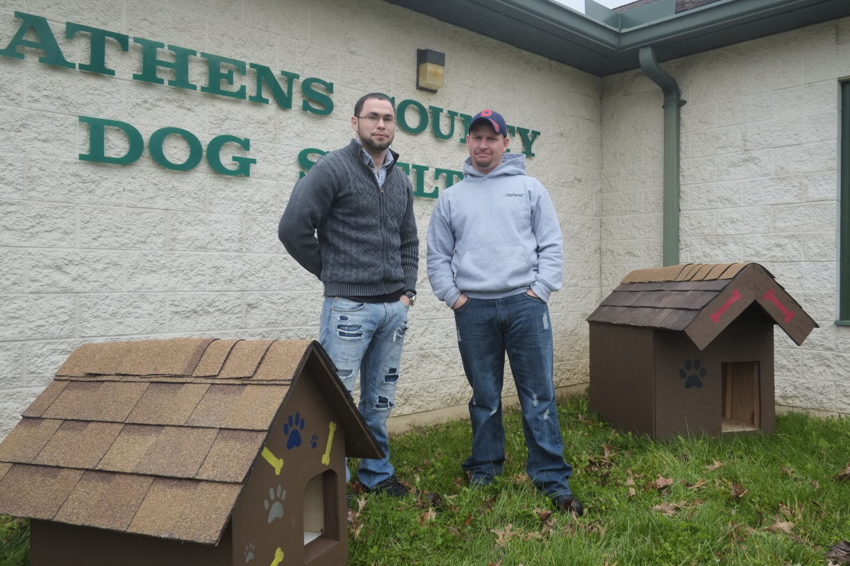 Correctional facility residents building houses for cold dogs Local