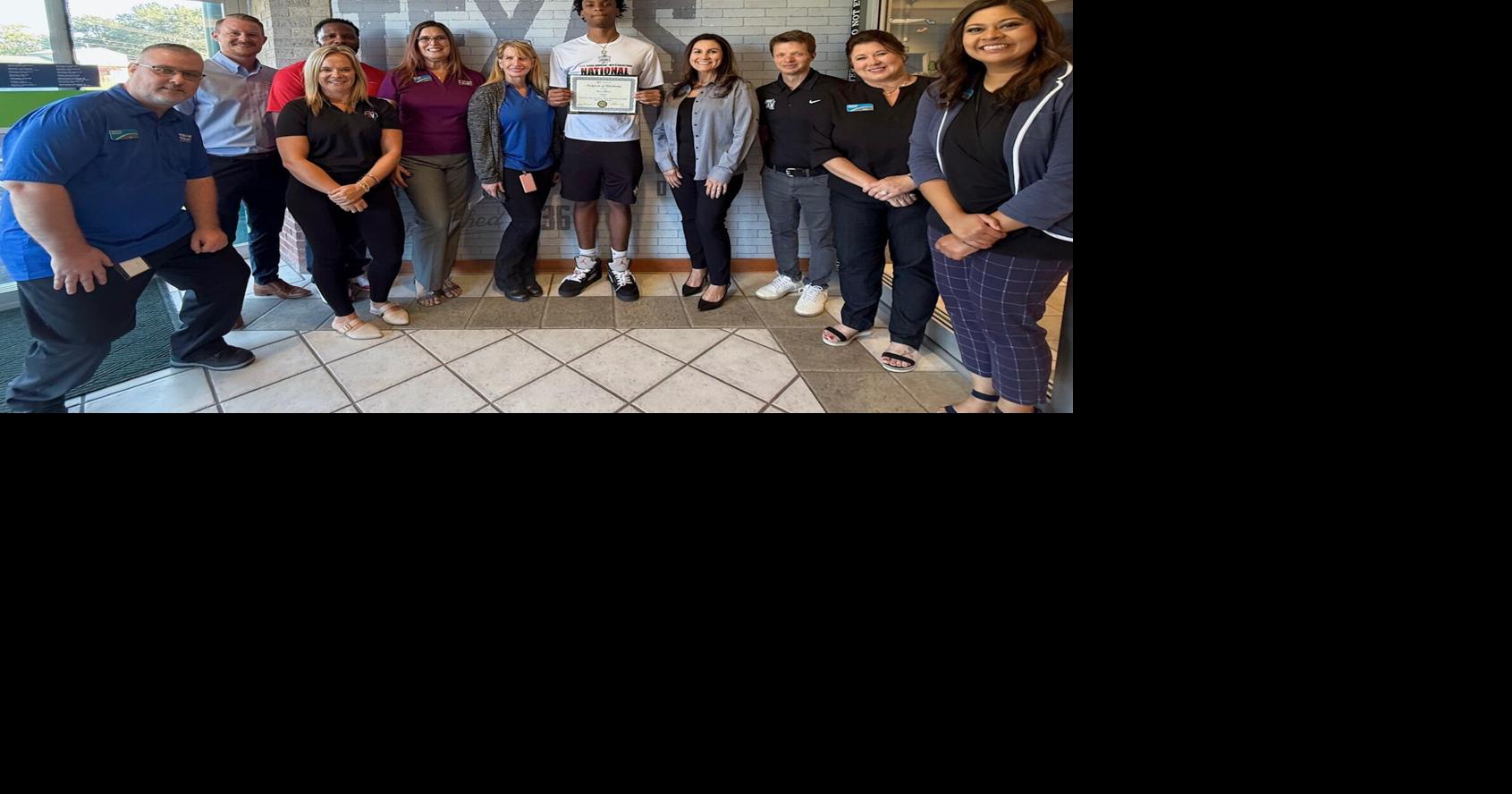 Texas Trust Gives Foundation awards TVCC student scholarships