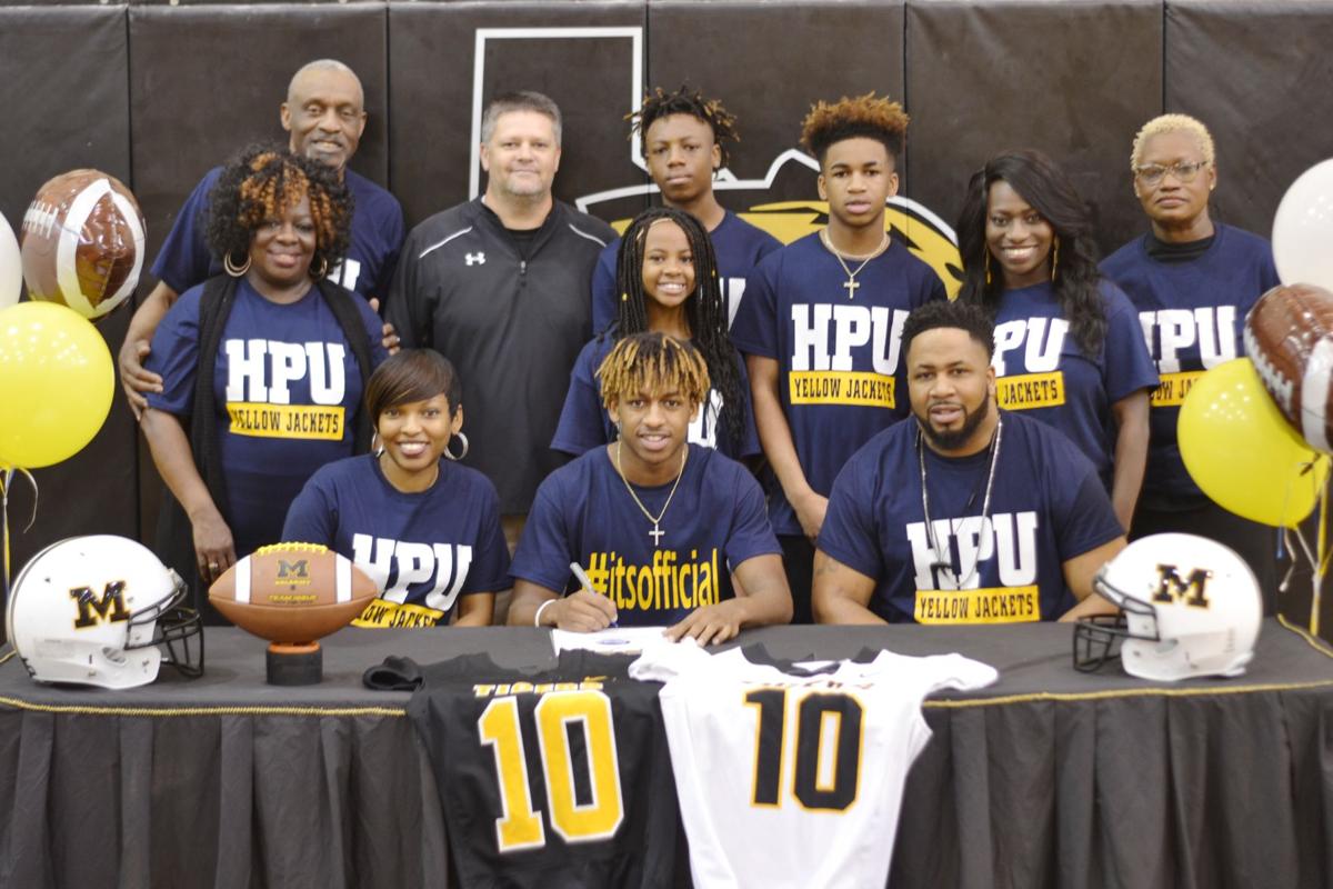 Jaquaylon Hart Signs Letter With Howard Payne Sports