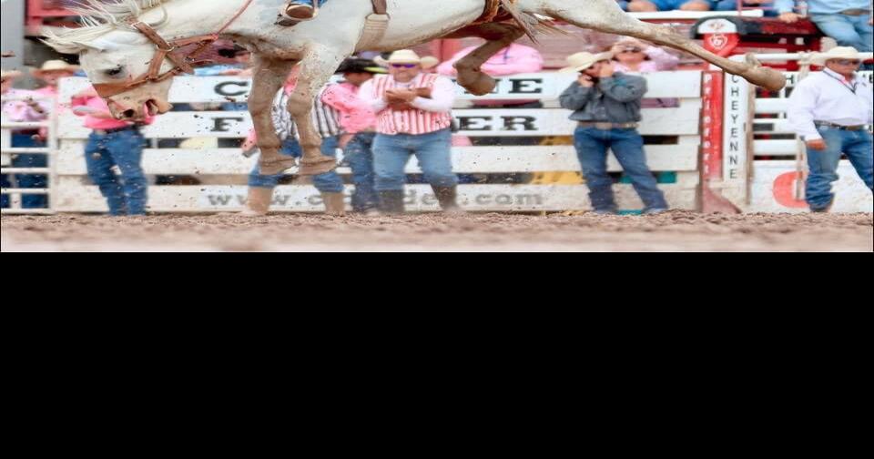 Malakoff native wins at Cheyenne Frontier Days | News ...
