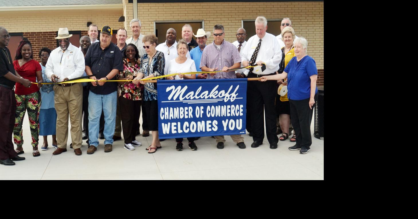 Malakoff ISD holds open house for new field house Local News