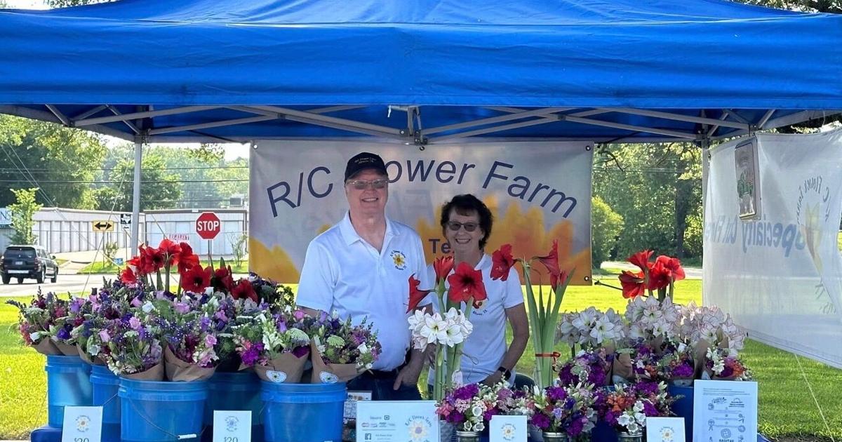 Market bids farewell to its ‘Flower Lady'