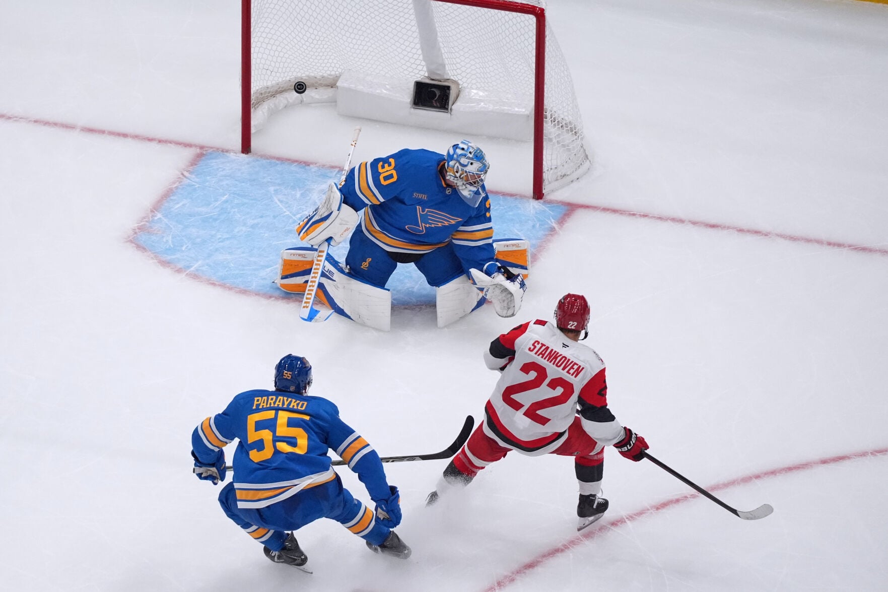 Hurricanes Blues Hockey | National Sports | athensreview.com
