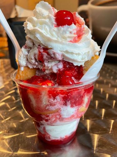 anna lee's mixed berry shortcake sundae