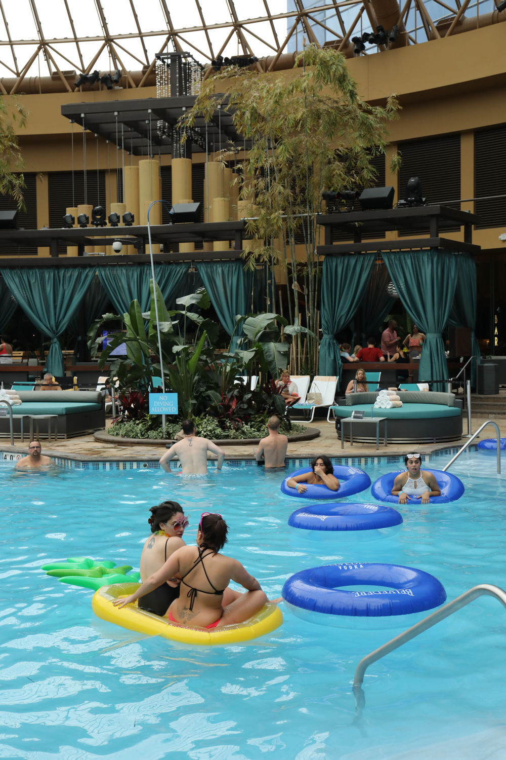 Daylife pool party at "The Pool" Harrah's AC