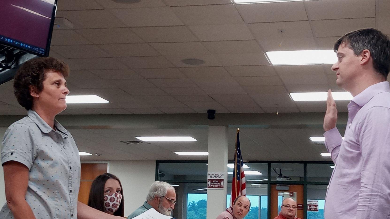 Shouting ends meeting as Phillips, Hernandez elected to Auburn school board leadership posts - Vimarsana News