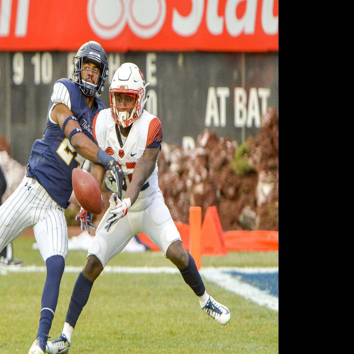 Notre Dame Slams Syracuse 36 3 At Yankee Stadium Local Sports