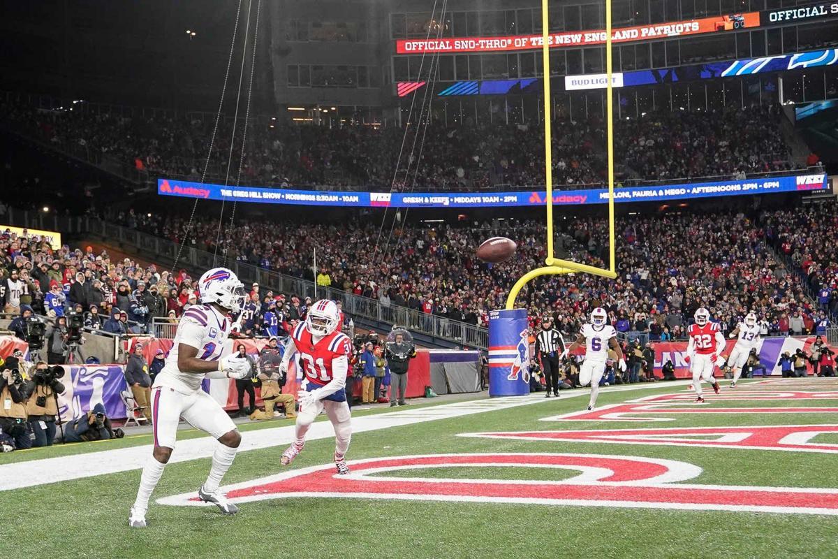 Bills – Patriots: Josh Allen honors Ryan Fitzpatrick, wears his jersey